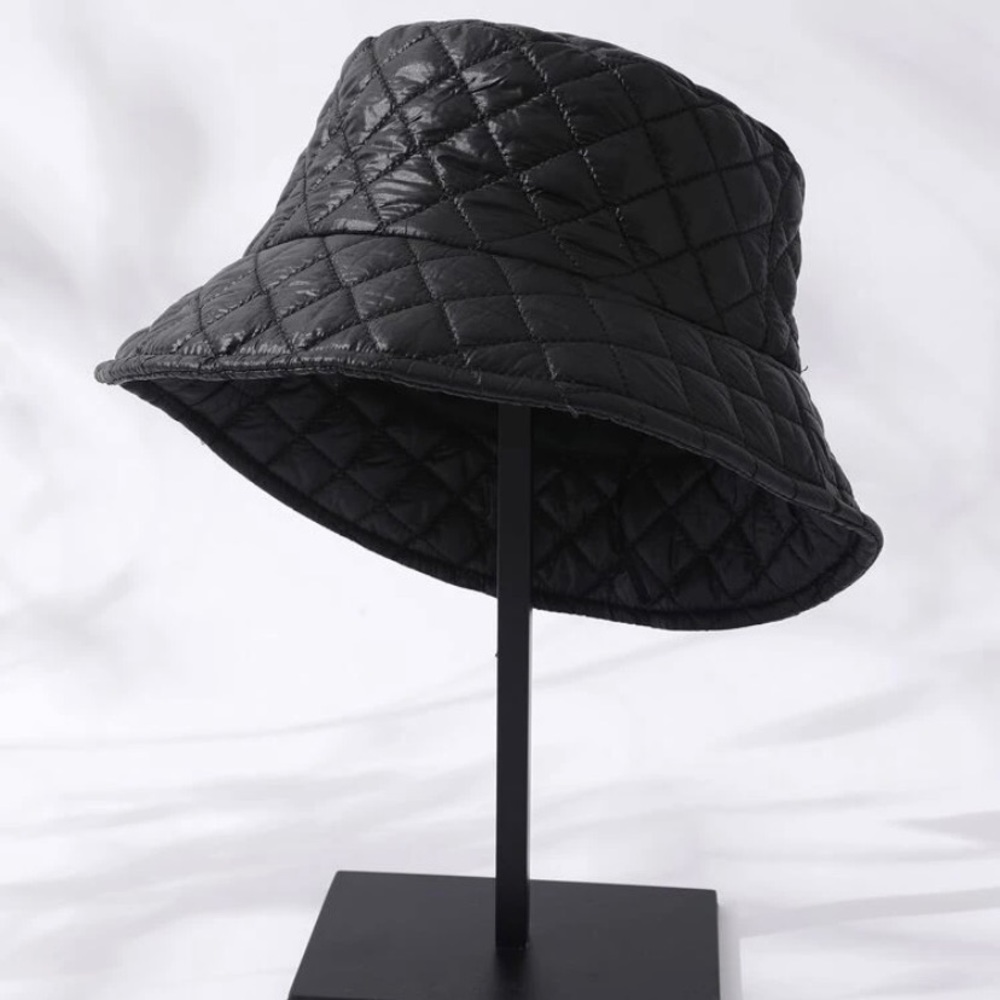 Black stitch detail bucket hat